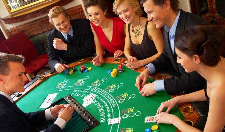 Casino-Blackjack-players_e0b0fbf5-840f-404d-bba5-bee0203c8c43.jpg