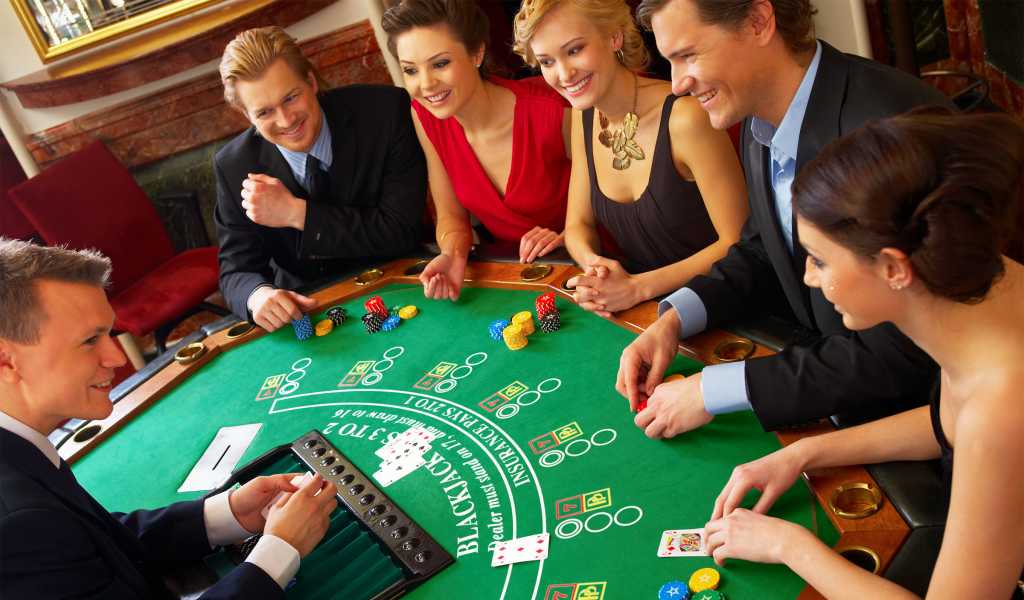 Casino-Blackjack-players_e0b0fbf5-840f-404d-bba5-bee0203c8c43.jpg
