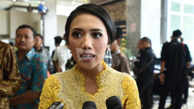 puteri-komarudin-1.jpg